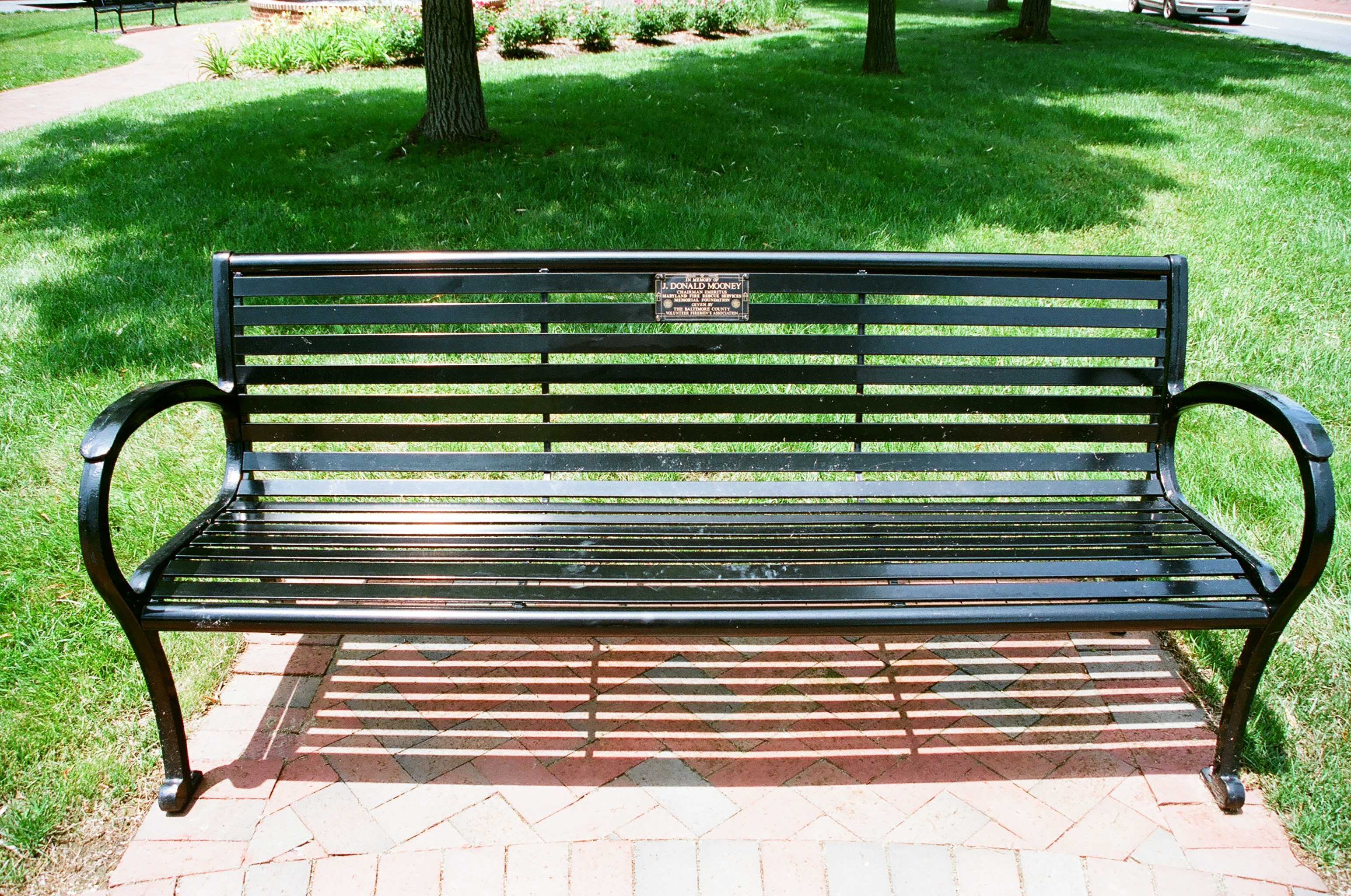 don mooney memorial bench resized 2009